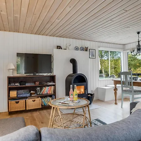 Cozy With Terrace And Wood-burning Stove Close To The Water Logstor